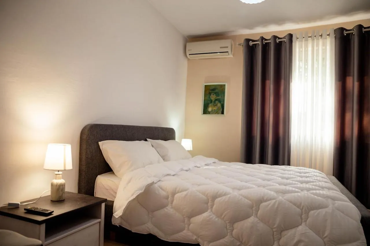 Xhelo'S Rooms Tirana Albanië