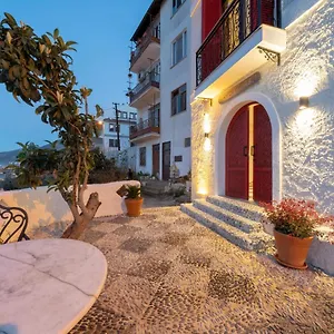 https://reddoors-suites.aegeanhotels.net